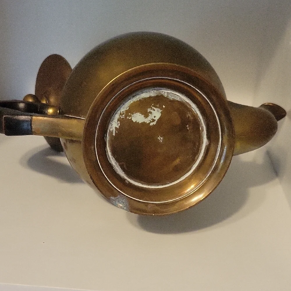 Vintage Classic Brass Teapot with Curved wooden Handle